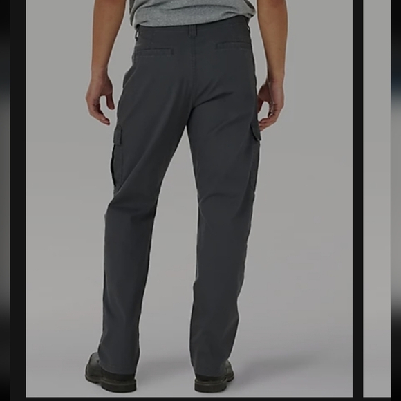 WRANGLER MEN'S FIVE STAR PREMIUM RELAXED FIT FLEX CARGO PANT IN ANTHRACITE. Size - Picture 2 of 8